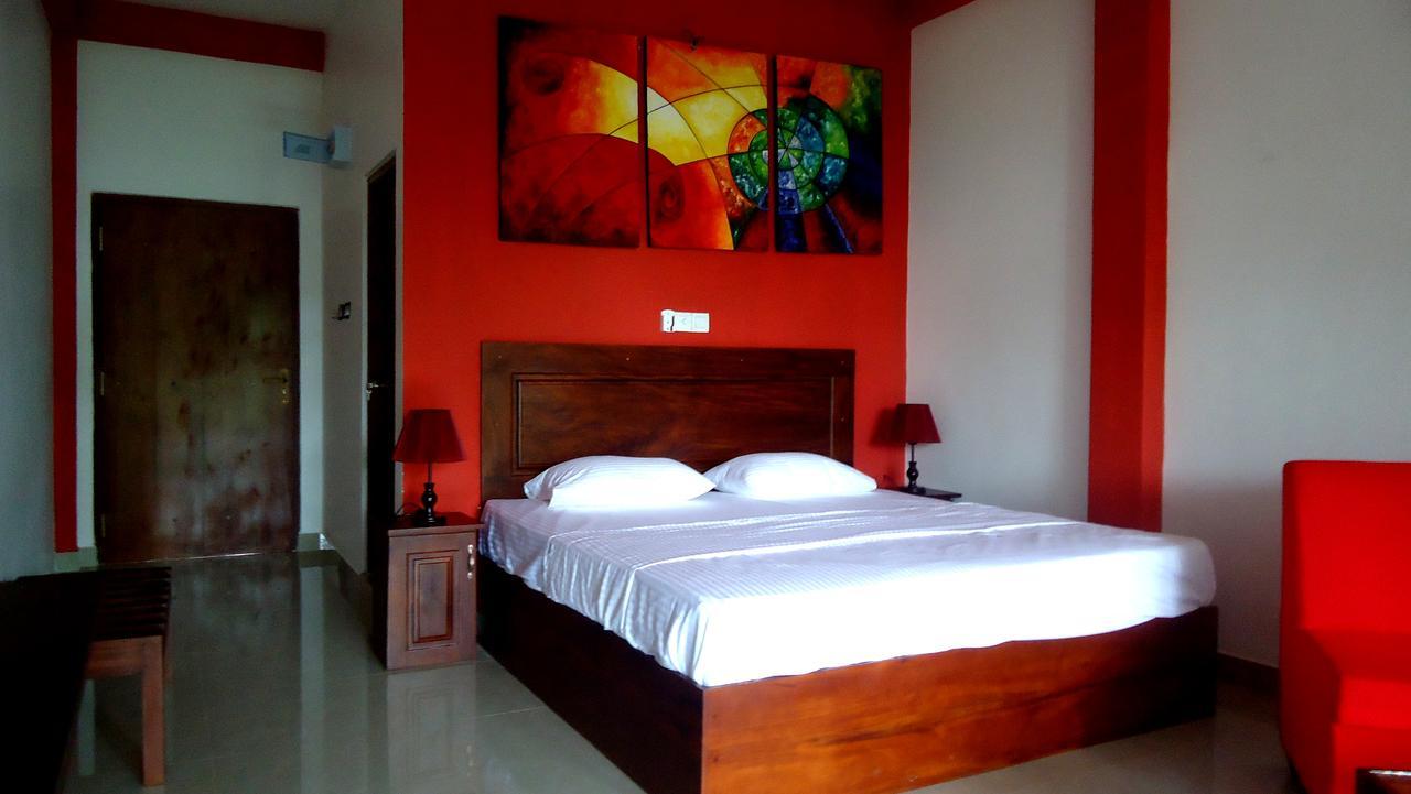 Bridge Hotel Negombo Kimbulapitiya Room photo