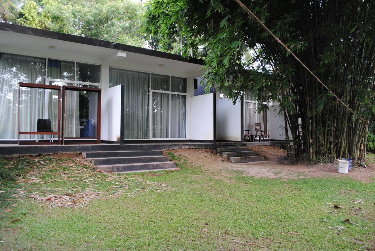 Bridge Hotel Negombo Kimbulapitiya Exterior photo